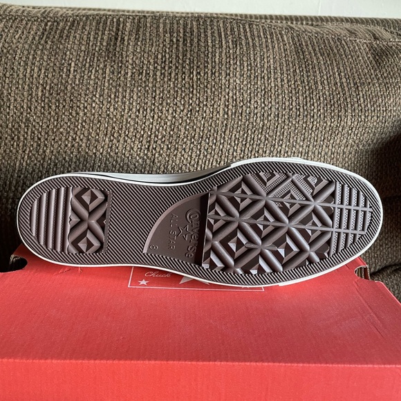 High Top Converse Chuck 70s in Lemon Drop - Picture 2 of 4